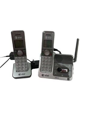 AT&T CL82301 Cordless Phone Answering System Base & 1 Add'l Phone & Cradle